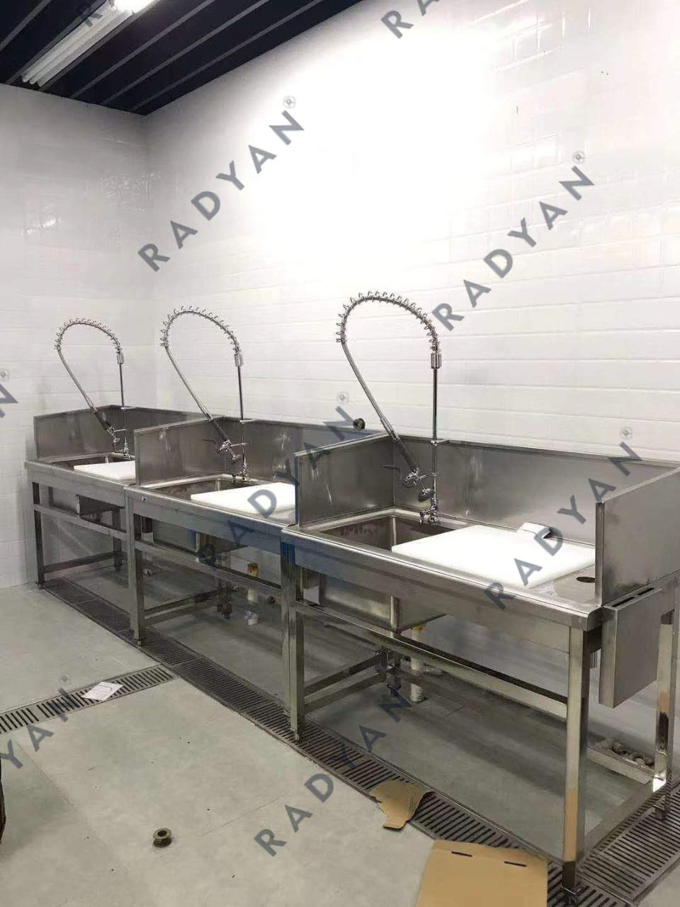 Fine stainless steel 201/304 fish killing table for supermarket fresh food store