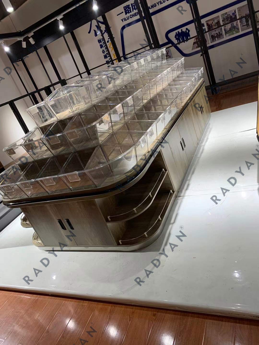 Bulk snacks, bulk cabinets, Pangdonglai style