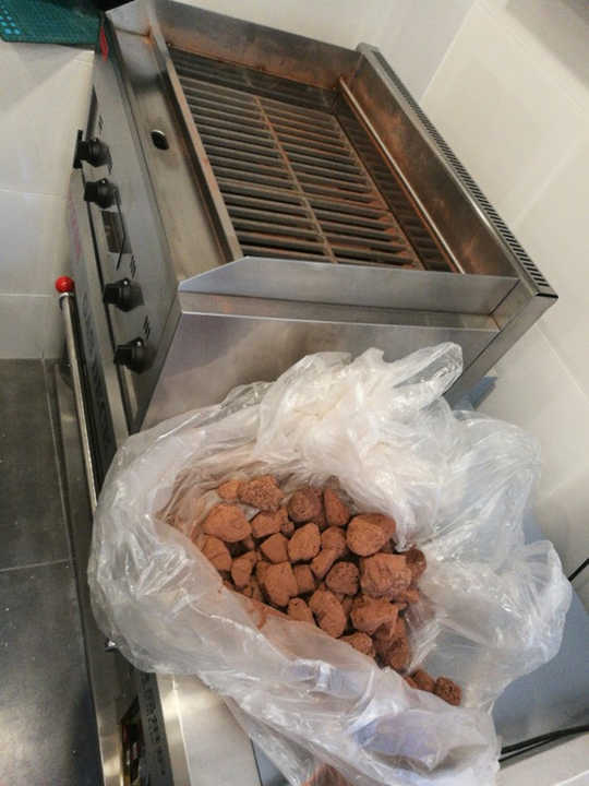 Lpg Volcanic Rock Lava Gas Pit Grill Bench Electric Commercial Striped Steaks Roaster Machine Fy-978